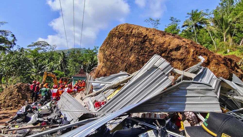 Tragedi Longsor Karo: 4 Jenazah Ditemukan, 6 Masih Hilang!